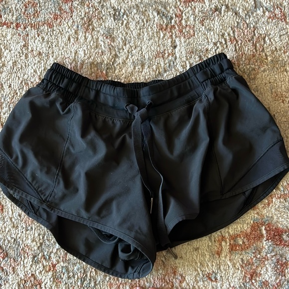Lululemon 2 in running shorts - Picture 1 of 2